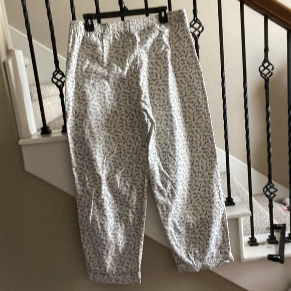 Banana Republic Sz L cursive “Hello” in various languages PJ Set - Picture 3 of 15